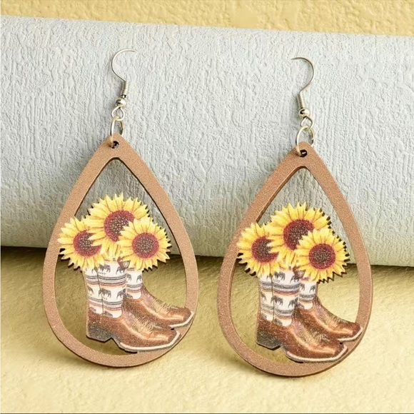 Jewelry - Wooden Western Earrings